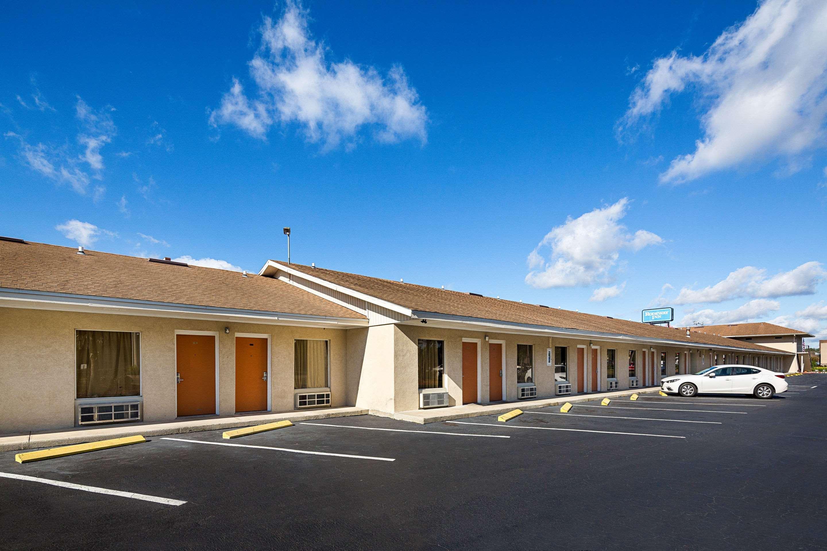Inn Rodeway I-75 2*