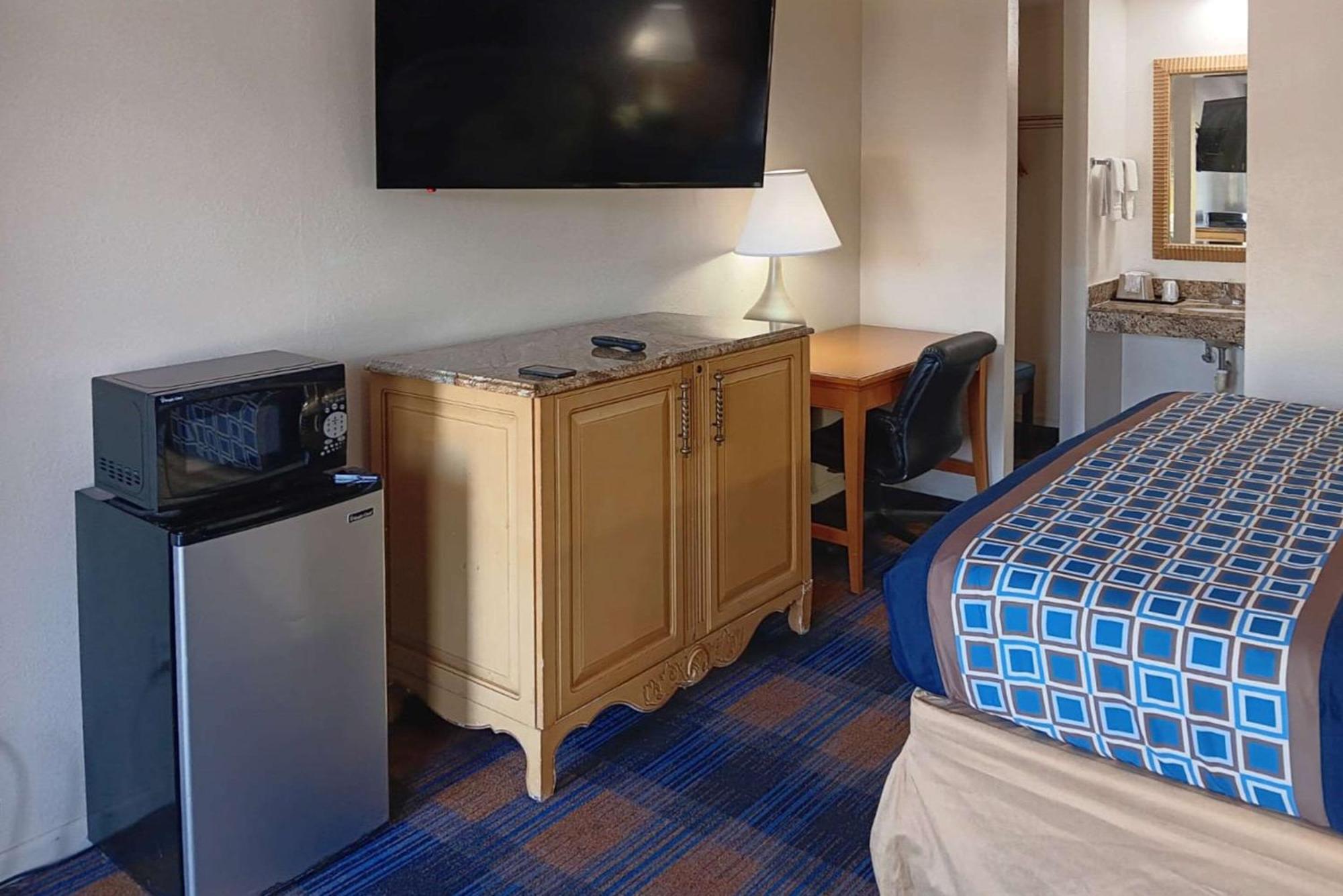 Rodeway I-75 Inn 2*